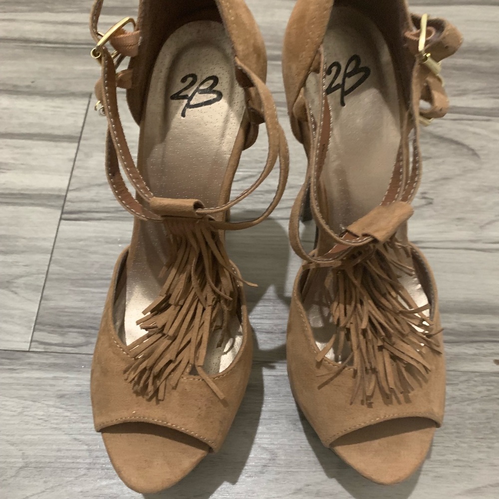 2 bebe heels